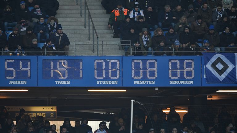 Der HSV hat sich entschieden: Die legendäre Uhr im Hamburger Volksparkstadion wird abgebaut.