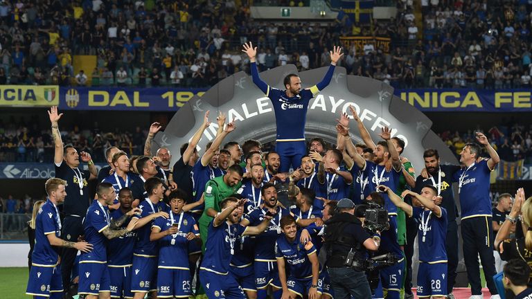 Auch Hellas Verona wird in der nächsten Saison wieder in der Serie A spielen. Trotz eines fünften Tabellenplatzes konnten sich die Italiener in den Playoffs gegen AS Cittadella durchsetzen.