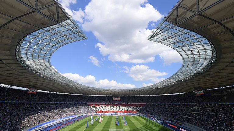 Hertha BSC kann sich über eine saftige Finanzspritze freuen. Wie geht es nun weiter?