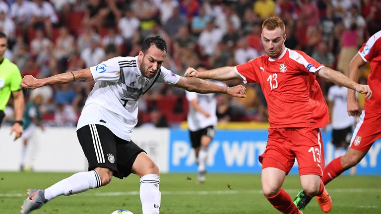 Levin Öztunali: Der Rekordspieler des Kaders macht noch zu wenig aus seinen Möglichkeiten. Seine Dynamik, Ballsicherheit und seine einleitenden Aktionen helfen dem DFB-Team, in der Endzone kommen seine Fähigkeiten aber noch nicht immer zum Tragen. 