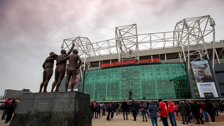 Manchester United - Stadionname: Old Trafford - Ort: Trafford, Greater Manchester