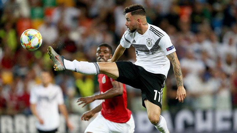 Marco Richter: Der Augsburger gehörte überraschend in jedem Spiel zur Startelf und zahlte das Vertrauen mit Quirligkeit und Torgefahr (drei Tore, zwei Assists) zurück. Konnte im letzten Gruppenspiel aber nicht an die vorigen Leistungen anknüpfen.