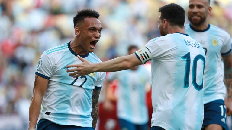 Argentinien besiegt bei der Copa America Venezuela mit 2:0 und trifft im Halbfinale auf Brasilien.