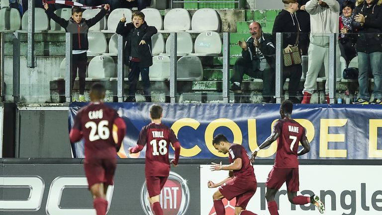 Der FC Metz ist der direkte Wiederaufstieg in die Ligue1 gelungen. Als Tabellenerster setzte man sich in der französischen Zweitklassigkeit durch und gewann den Meistertitel. 