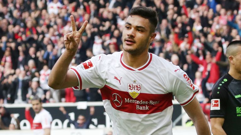 Ozan Kabak verlässt den VfB Stuttgart nach nur sechs Monaten und schließt sich Schalke 04 an. 