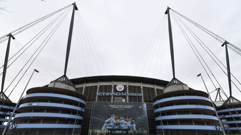 Manchester City - Stadionname: Etihad Stadium - Ort: Manchester