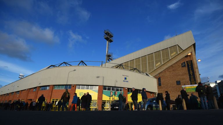 Norwich City - Stadionname: Carrow Road - Ort: Norwich