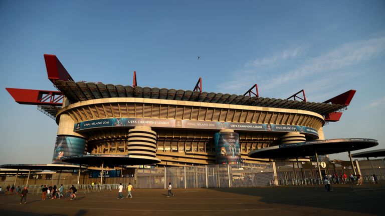 Das San Siro Stadion in Mailand fasst knapp 80.000 Zuschauer. 