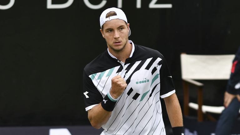 Jan-Lennard Struff gewinnt sein Auftakt-Match in Stuttgart.