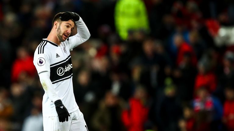 Lucian Vietto spielte in der vergangenen Saison für den FC Fulham. Nach seiner Leihe wird er verkauft. Der Spanier wechselt für 7,5 Millionen Euro zu Sporting Lissabon. Sein Vertrag bei Atletico wäre noch bis 2021 gelaufen. 