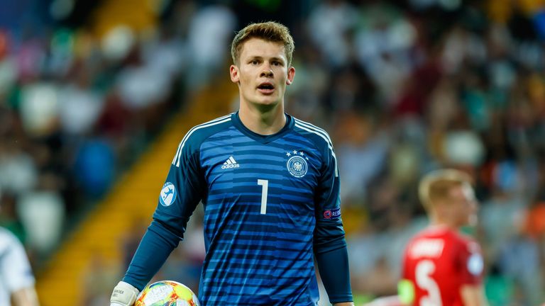Alexander Nübel: Der Schalker deutete bei der EM einige Male sein enormes Potenzial an, leistete sich aber auch Fehler, den letzten vor dem 0:2 im Finale gegen Spanien. Dass der 22-Jährige das Zeug dazu hat, irgendwann Nationaltorwart zu werden, ...