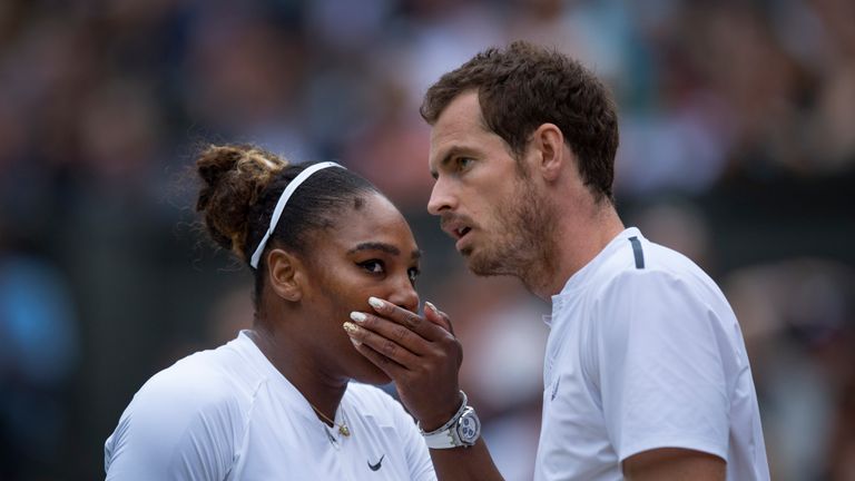 Serena Williams und Andy Murray sind im Achtelfinale des Mixed-Wettbewerbes von Wimbledon ausgeschieden.