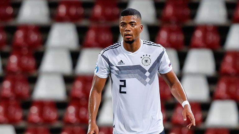 ... 'aber dass er so konstant starke Leistungen zeigt, war nicht zu erwarten.' In Italien hat Henrichs gezeigt, was er drauf hat. 'Es muss sich erst noch zeigen, ob sein Wechsel zur AS Monaco vor einem Jahr der richtige Schritt war', findet Wiefel.