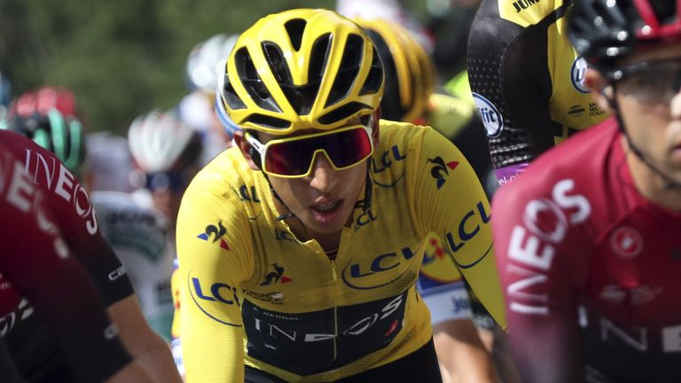 Kolumbianer Egan Bernal vor Gesamtsieg bei der Tour de France . 