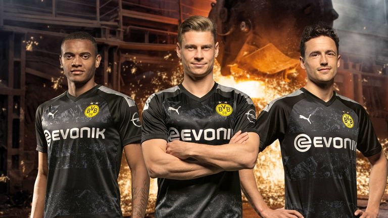 Borussia Dortmund präsentiert sein neues Auswärtstrikot (Quelle: bvb.de)
