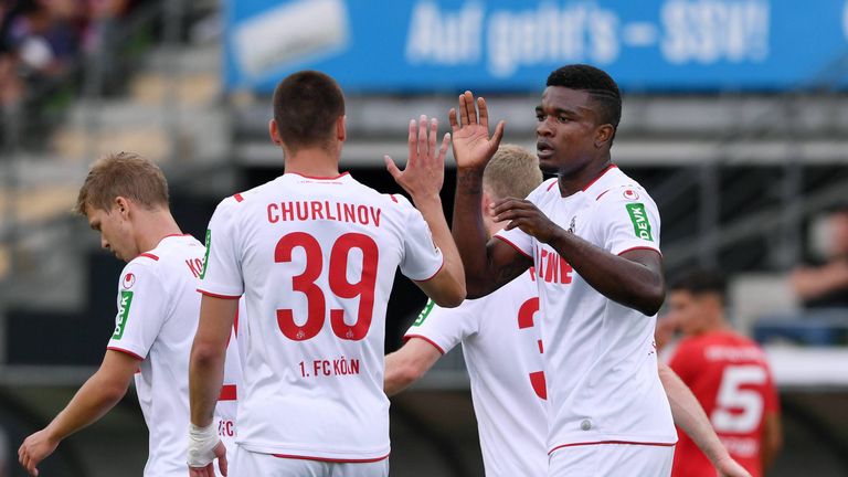 Jhon Cordoba (r.) trifft beim Testspielsieg des 1. FC Köln dreimal in acht Minuten.