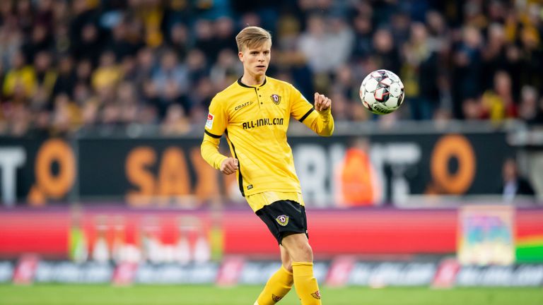 Dzenis Burnic trägt auch in der kommenden Saison das Trikot von Dynamo Dresden.