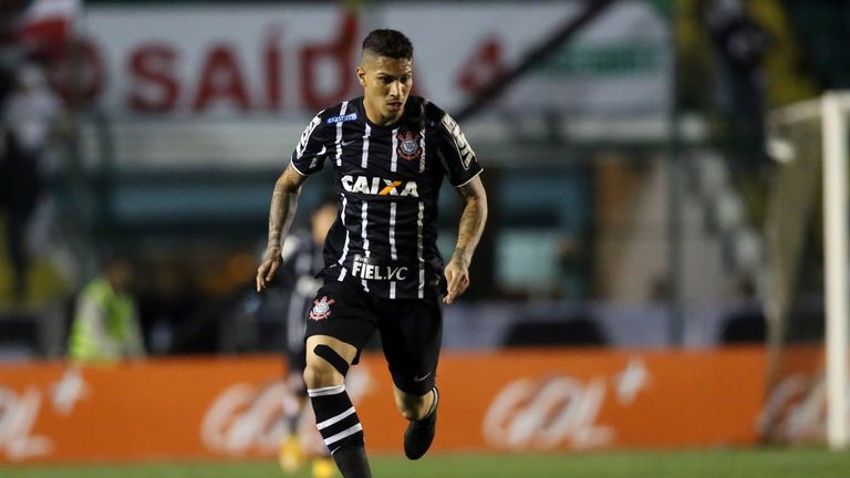 Von 2012 bis 2015 spielte er in Brasilien für Corinthians Sao Paolo (Bild), wird 2015 brasilianischer Meister, 2012/13 Recopa Sudamericana-Sieger sowie 2012 und 2013 FIFA-Klub-Weltmeister. von 2015 bis 2018 läuft er für Flamengo Rio de Janeiro auf. 