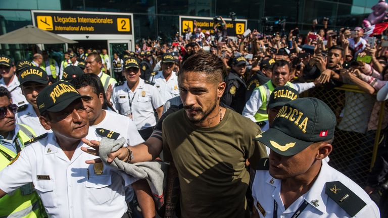 Nachdem Guerrero, mit der Unterstützung vieler Fußballer und Fans, in der Schweiz vor Gericht zog und für eine Aussetzung der Strafe plädierte, halbierte das CAS die Sperre auf sechs Monate. Peru hatte sich erstmals seit 36 Jahre wieder für eine WM qualifiziert.