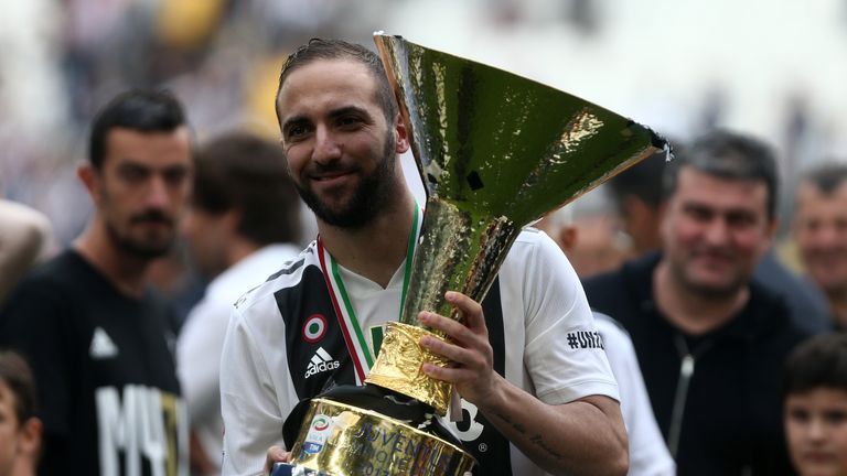 Platz 11: Gonzalo Higuain - 2016 vom SSC Neapel zu Juventus Turin - 90 Millionen Euro