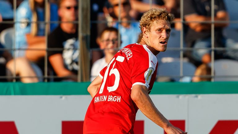 Holstein Kiel - Johannes van den Bergh: Der Linksverteidiger ist der erfahrenste Spieler im Kader der 'Störche'. Neben seinen 164 Spielen in der 2. Bundesliga kann der 32-Jährige zudem 86 Bundesliga-Einsätze in seiner Vita verbuchen.