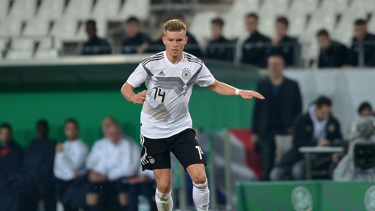 Maximilian Mittelstädt: Der 22-Jährige kommt aus dem Hertha-Nachwuchs und hat sich bei den Berlinern in der vergangenen Saison lange gegen WM-Teilnehmer Marvin Plattenhardt behauptet...