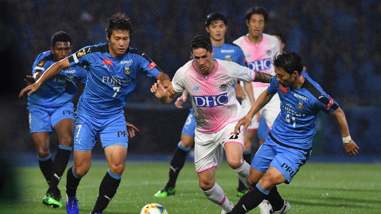 FERNANDO TORRES - (Vereine: Atletico, FC Liverpool, FC Chelsea, AC Mailand, Sagan Tosu) -  709 Spiele, 254 Tore - 110 Länderspiele für Spanien (38 Tore)