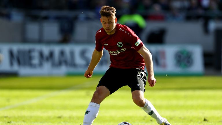 Platz 1: Waldemar Anton (Hannover 96) - 12 Millionen Euro