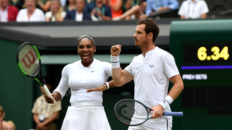 Serena Williams und Andy Murray gewinnen im Mixed-Wettbewerb gegen Fabrice Martin und Raquel Atawo.