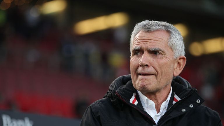 Stuttgarts Präsident Wolfgang Dietrich steht bei den eigenen Anhängern scharf in der Kritik.