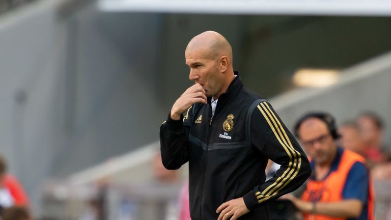 Zinedine Zidane ist auf der Suche nach Antworten.