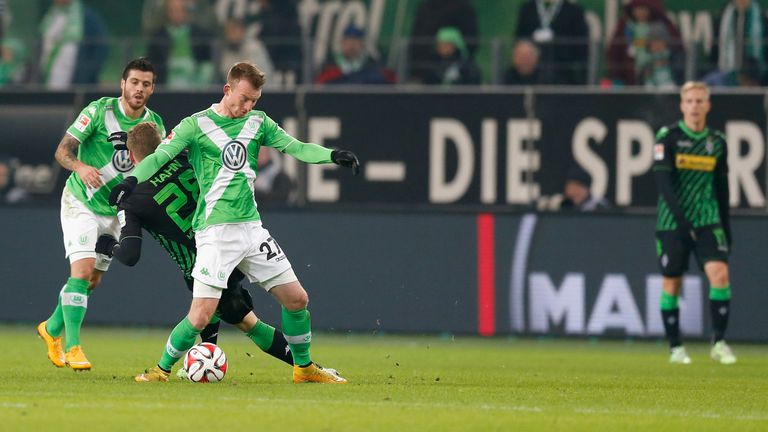 VfL Wolfsburg: Maximilian Arnold
17 Jahre, 5 Monate, 30 Tage