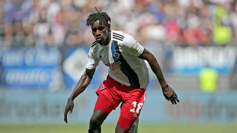 Bakery Jattas Identität wird nach Medienberichten angezweifelt. 