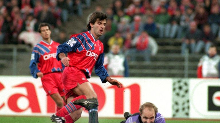 1995 - 1996 Emil Kostadinov von Deportivo La Coruna.