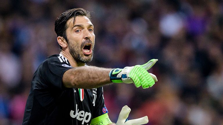 Der aktive Spieler mit den drittmeisten Einsätzen in der Königsklasse ist Torhüter Gianluigi Buffon mit 122 Spielen. Buffon spielt diese Saison erneut bei seinem Herzensverein Juventus Turin, sein Vertrag bei PSG wurde nicht verlängert.