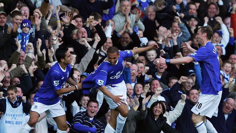 Jüngster Torschütze: James Vaughan traf mit 16 Jahren und acht Monaten am 10. April 2005 für den FC Everton gegen Crystal Palace (Endergebnis: 4:0). Ebenfalls mit 16 Jahren (und elf Monaten) trafen James Milner (für Leeds United) und Wayne Rooney (für den FC Everton).