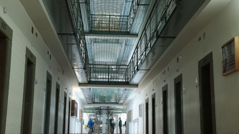 29. Februar 2016: Hoeneß darf das Gefängnis wegen guter Führung vorzeitig verlassen.