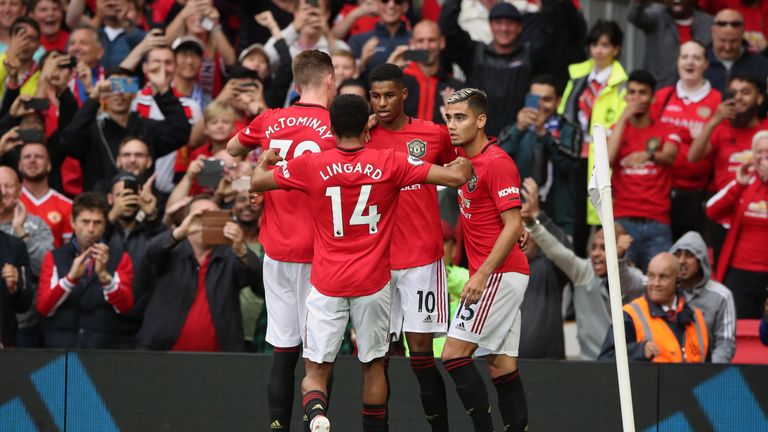 Manchester United bezwingt den FC Chelsea. 