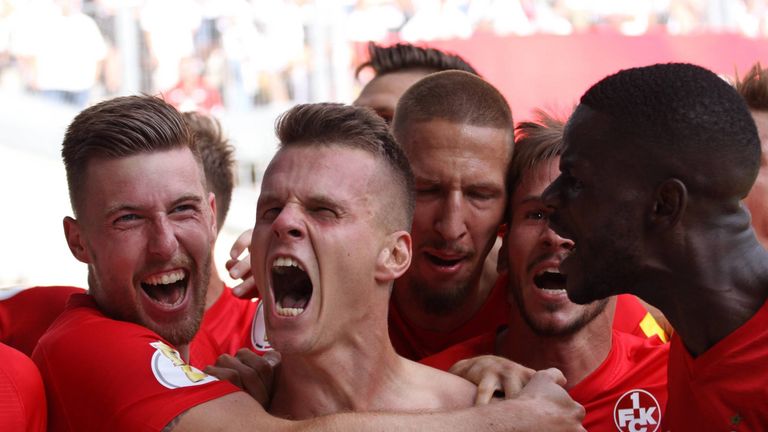 Der 1. FC Kaiserslautern gewinnt im Derby gegen den 1. FSV Mainz 05.