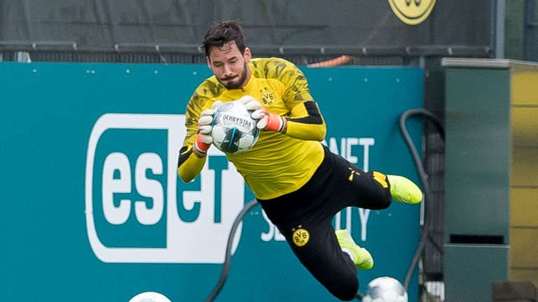 Roman Bürki fiel wegen einer Risswunde am Schienbein aus.