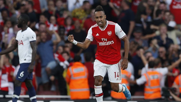 Pierre-Emerick Aubameyang trifft für den FC Arsenal zum 2:2 gegen Tottenham Hotspur.