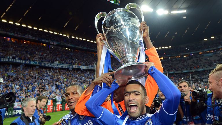 Jose Bosingwa - FC Porto (2003/04), FC Chelsea (2011/12)