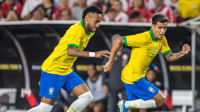 Auch die beiden Superstars Neymar (l.) und Philippe Coutinho (r.) konnten die Niederlage der Brasilianer gegen Peru nicht verhindern.