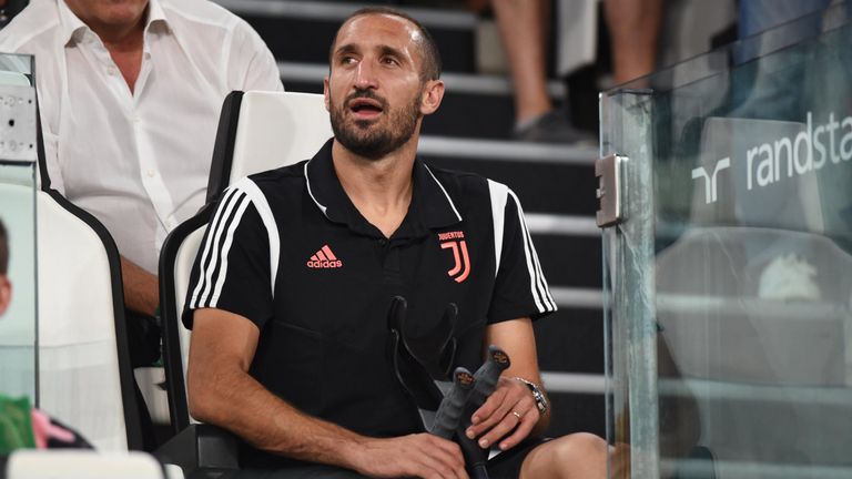 Kapitän ​Giorgio Chiellini wird Juventus Turin von der Bank aus führen. 