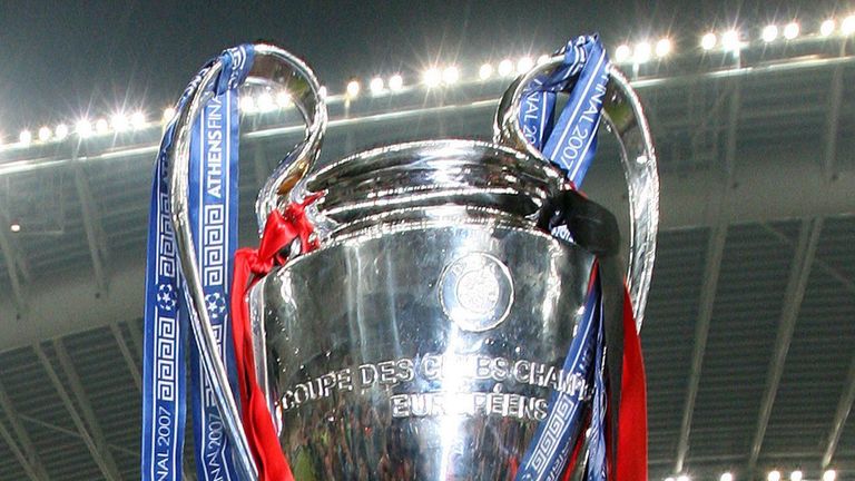 Clarence Seedorf - Ajax Amsterdam (1994/95), Real Madrid (1997/98, 1999/2000), AC Mailand (2002/03, 2006/07) 