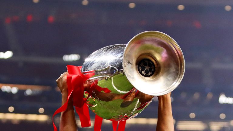 Daniel Sturridge - FC Chelsea (2011/12), FC Liverpool (2018/19) 