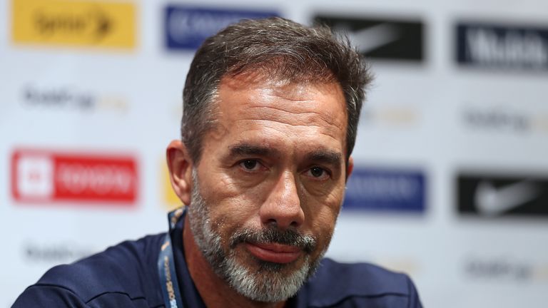 Costa Ricas Nationalcoach Gustavo Matosas tritt zurück - auf Langeweile.