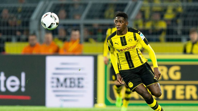 Platz 3: Borussia Dortmund - Einnahmen: 260,95 Millionen Euro in der Saison 17/18.
Teuerster Abgang: Ousmane Dembele zum FC Barcelona (125 Millionen Euro).