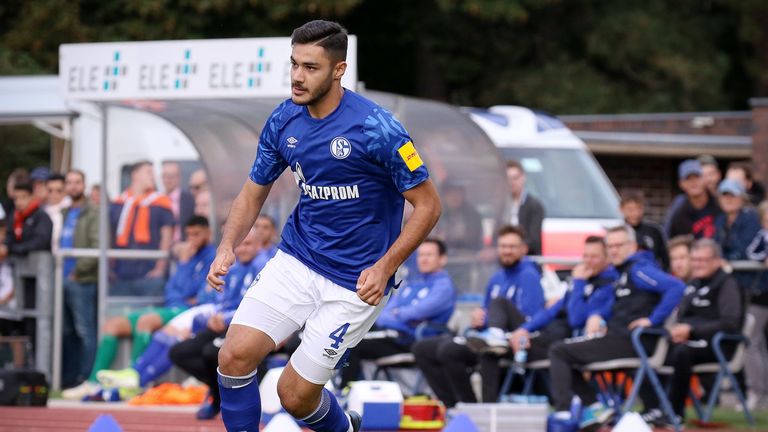 Ozan Kabak kassiert eine Pleite bei seinem Debüt für Schalke 04. 