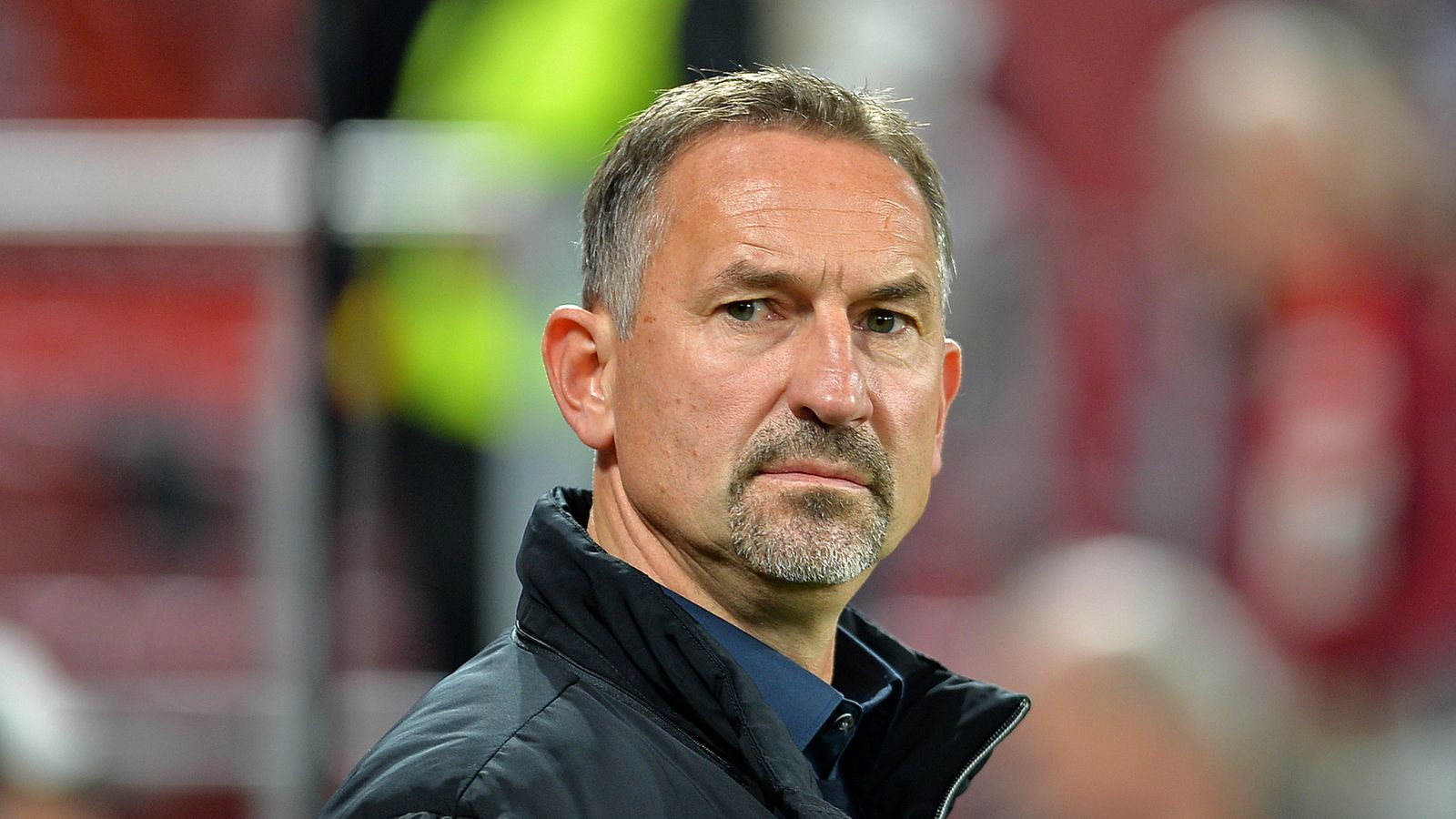 Achim Beierlorzer bleibt vorerst Trainer des 1.FC Köln | Fußball News ...